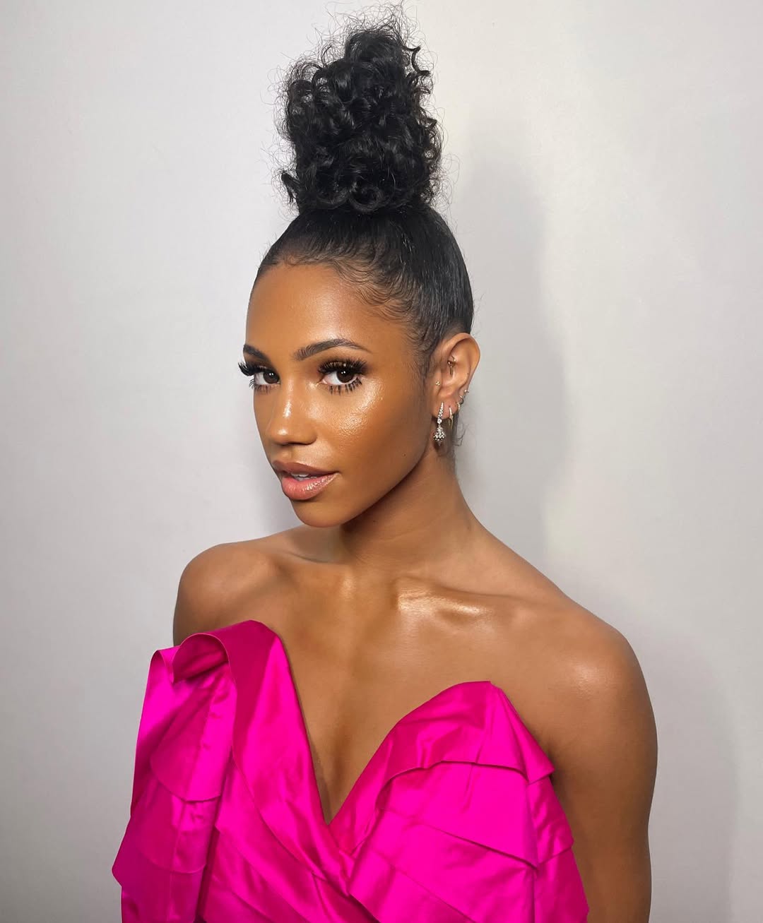 16 Adorable Curly Hairstyles for Kids That’ll Make Everyone Say “Wait… Who Did Their Hair?!” 11 Curly Top Knot