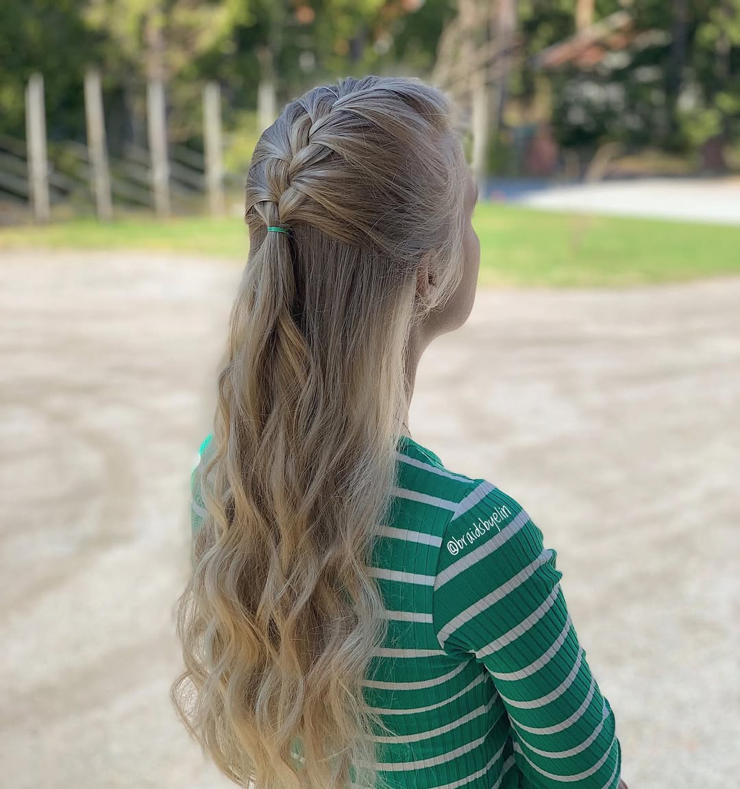 16 French Braid Hairstyle Ideas That Will Instantly Upgrade Your Look (Like… Main Character Energy ) 7 Half-Up French Braid