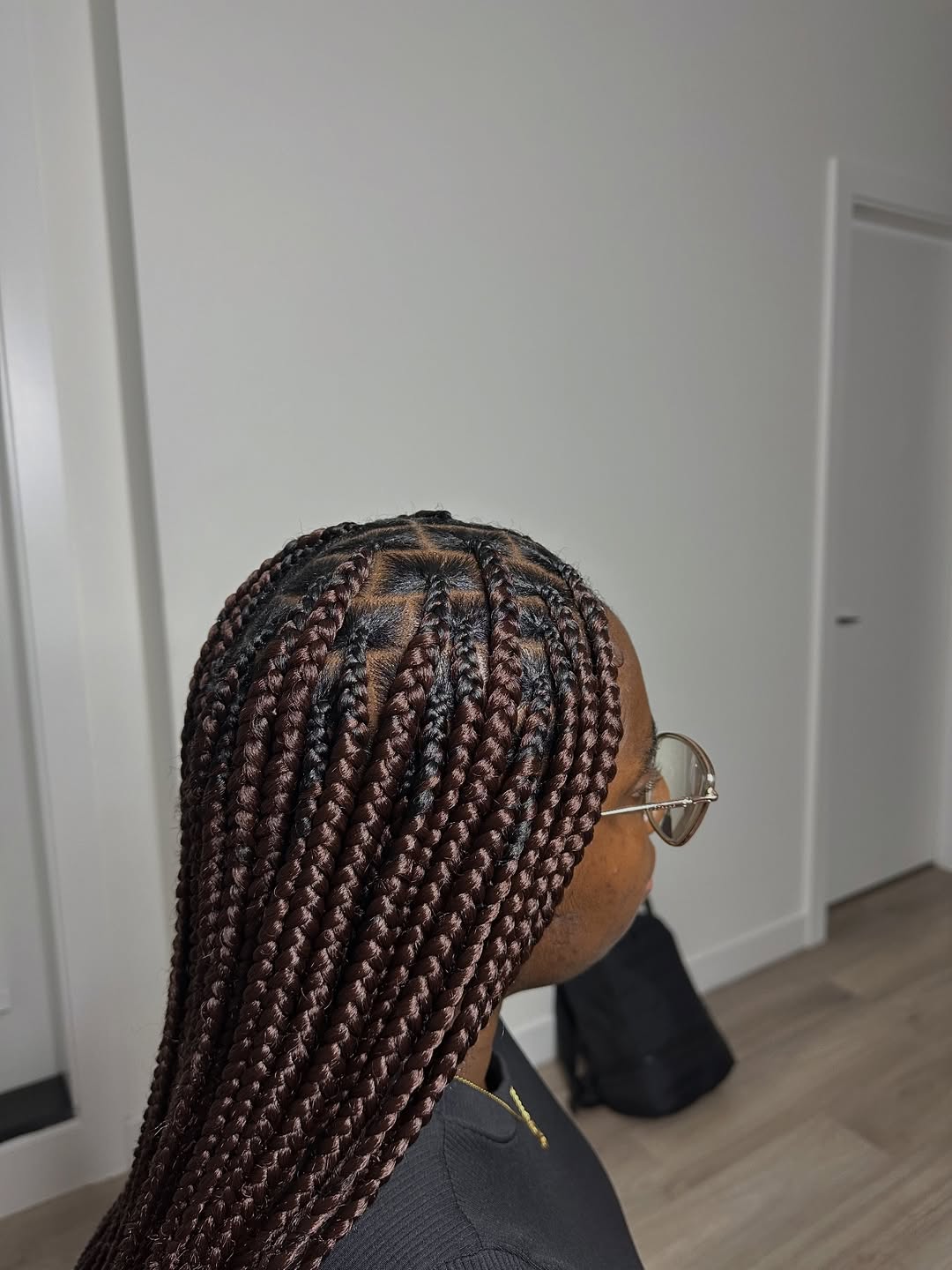 13 Hairstyles for Black Women That Are Giving Main Character Energy Right Now 2 Knotless Box Braids
