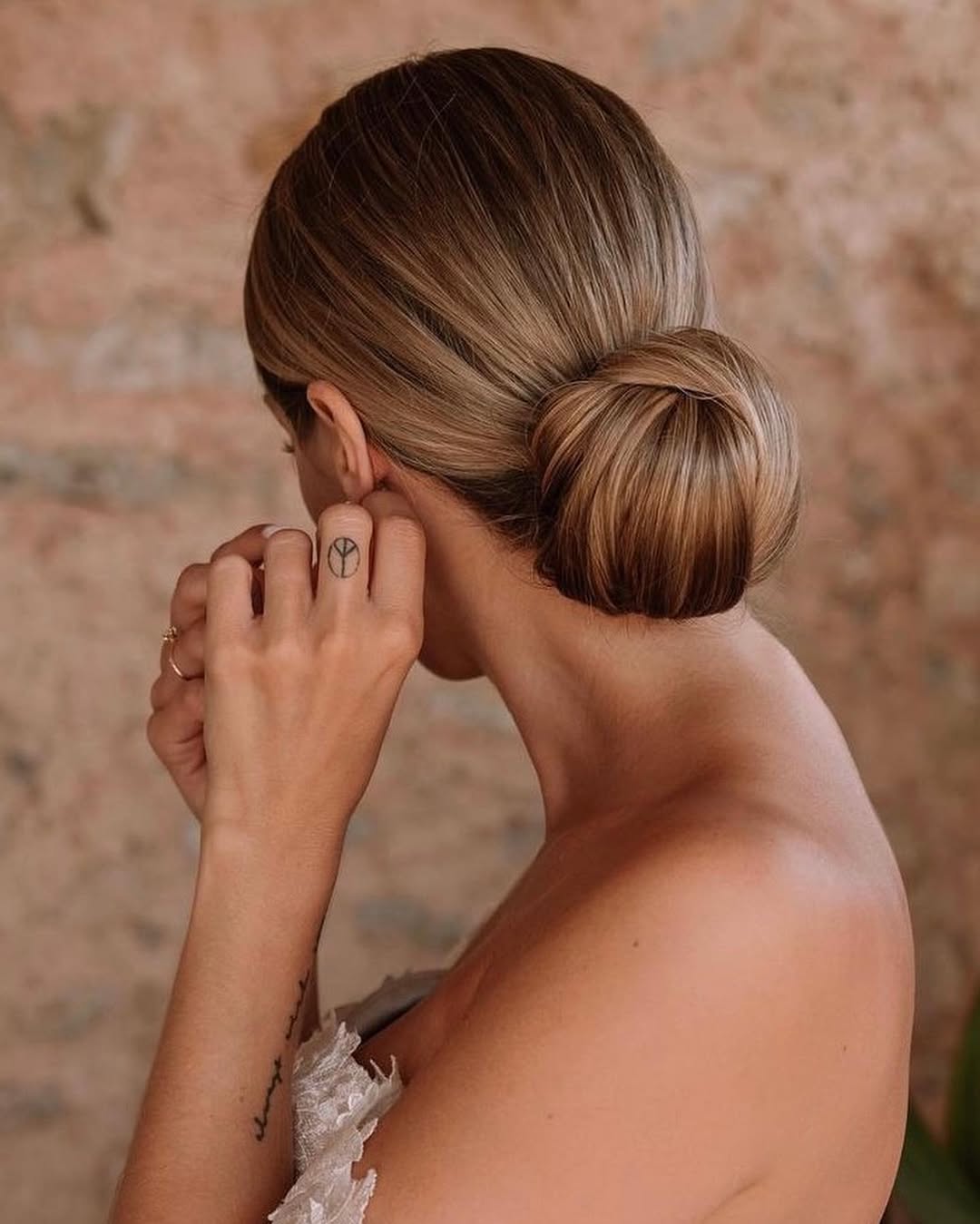 15 Cute Natural Hairstyles Ideas That’ll Make You Ditch Heat Tools ASAP 7 Low Sleek Bun