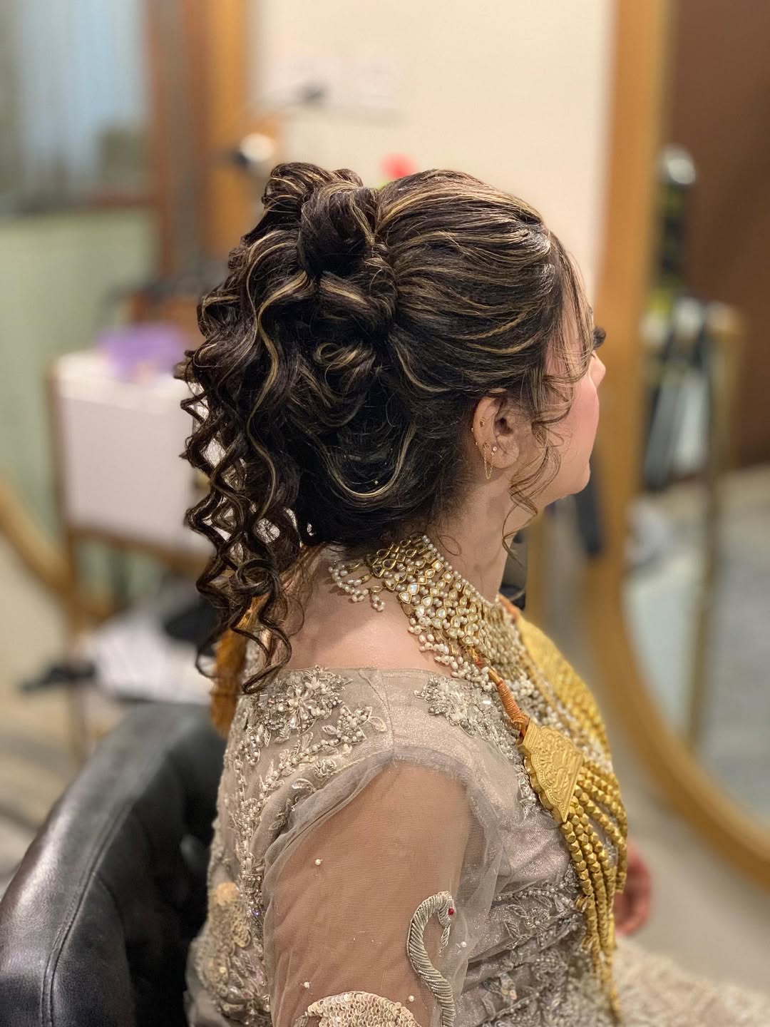 13 Curled Hairstyles Ideas That Will Instantly Upgrade Your Look (Seriously, It’s Giving Main Character Energy) 5 Messy Curly Bun