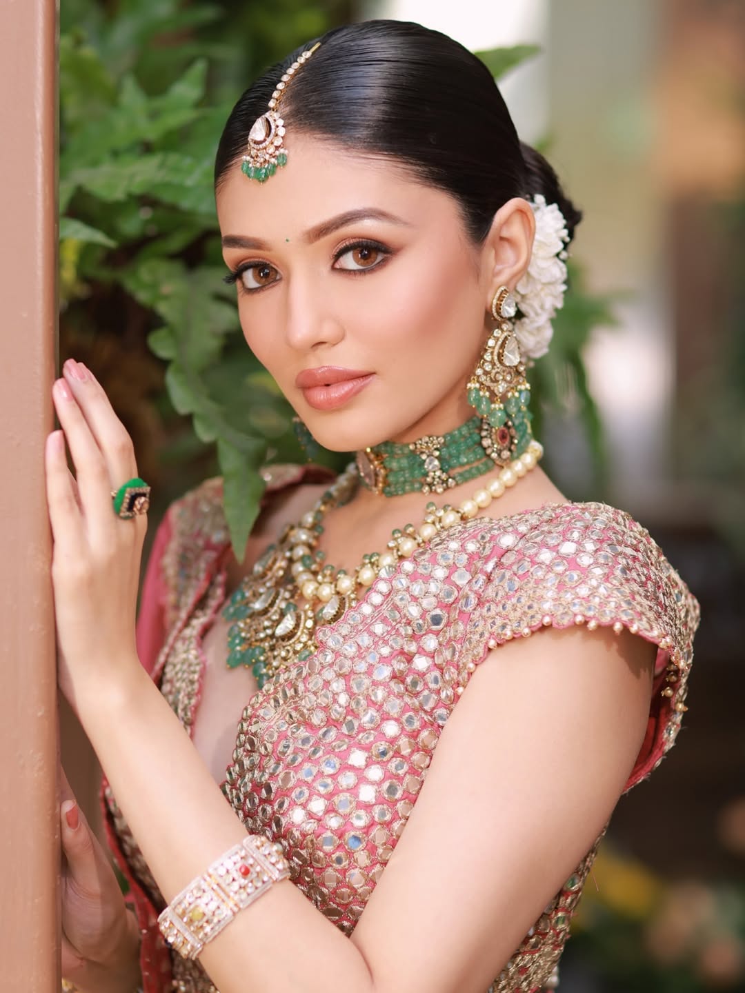 16 Curly Hairstyles for Work That Make You Look Effortlessly Put-Together (Even on Zero Coffee) 4 Sleek High Puff