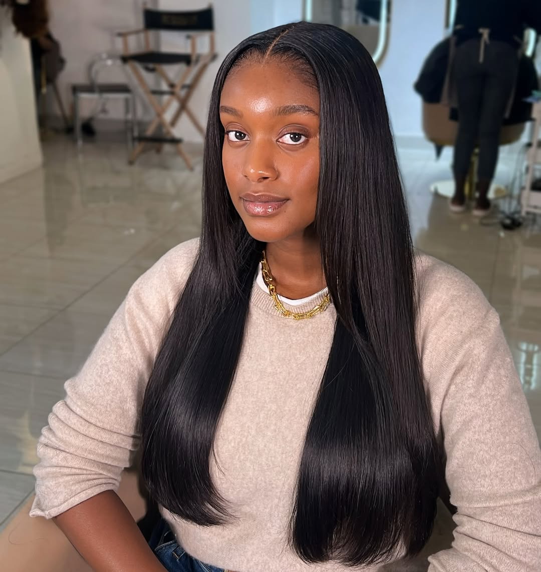 14 Shoulder-Length Hairstyles Ideas That Will Instantly Upgrade Your Look (Yes, Even on Lazy Hair Days) 5 Sleek Straight Lob