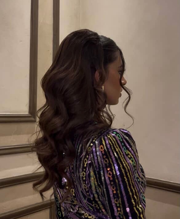 14 Wedding Hairstyles for Long Hair That’ll Have You Feeling Like That Girl 2 The Soft Hollywood Waves