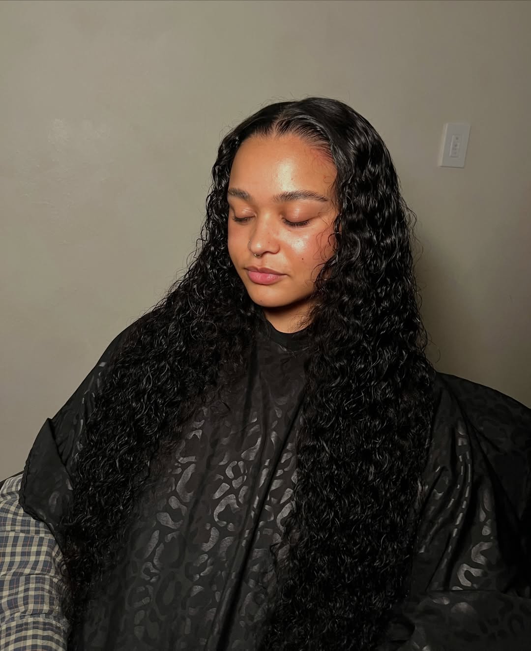 16 Curly Hairstyles Down That Are Seriously Effortless (and Low-Key Gorgeous) 5 The Wet Look Curls