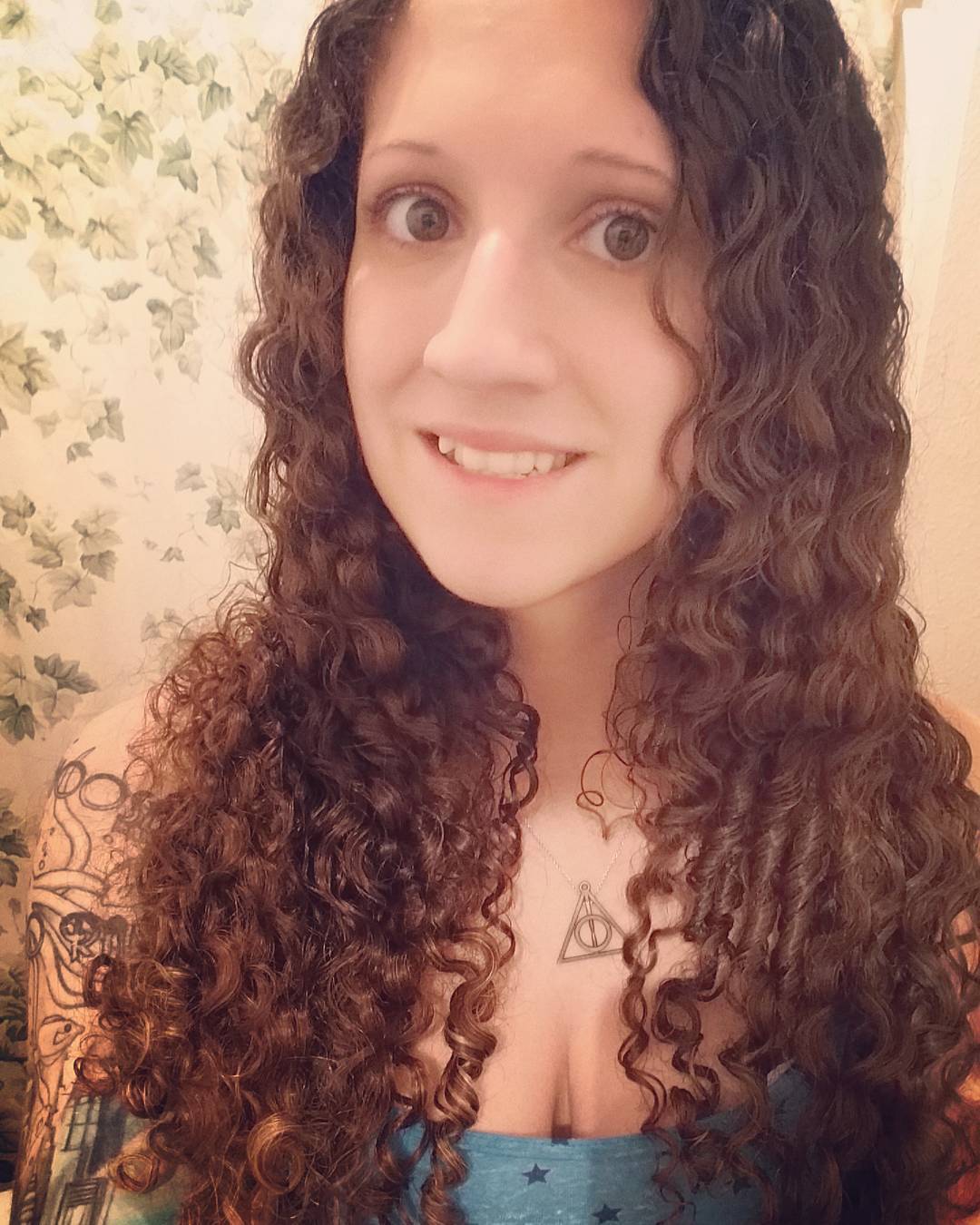 13 Curled Hairstyles Ideas That Will Instantly Upgrade Your Look (Seriously, It’s Giving Main Character Energy) 7 Tight Ringlet Curls