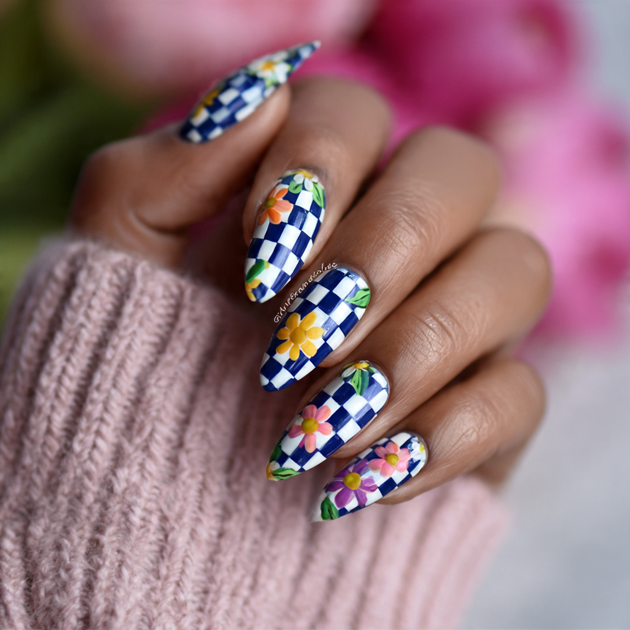 14 Checkered Summer Nails That Are So Cute, You’ll Want a New Mani Every Week 11 checker floral combo nails
