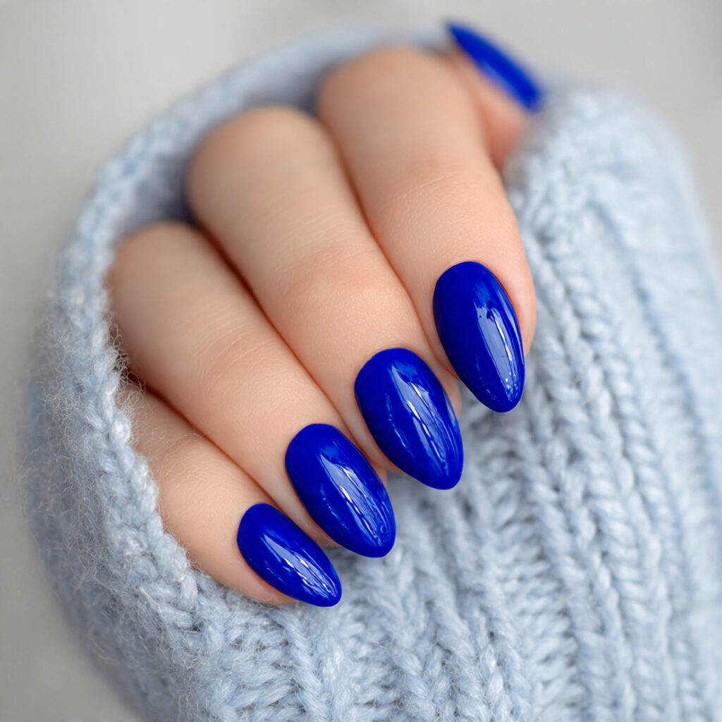 15 Blue Summer Nails That Are Giving Main Character Energy 13 cobalt blue almond nails