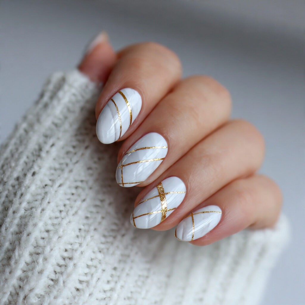 17 Gold Summer Nails That Scream “Main Character Energy” (Because Basic Just Isn’t It) 5 image 1046714558527679