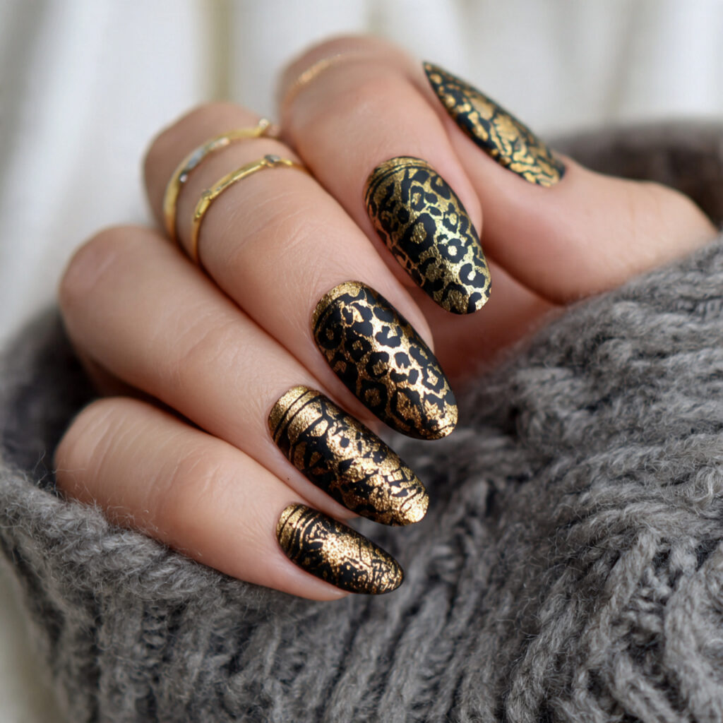 17 Gold Summer Nails That Scream “Main Character Energy” (Because Basic Just Isn’t It) 14 image 1046716625194139