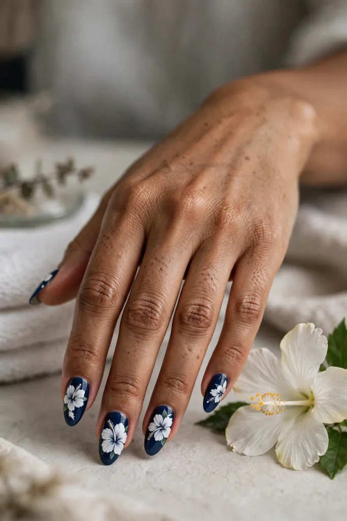 15 Hibiscus Flower Summer Nails: A Whole Garden on Ten Nails 4 s02 white bloom deep base