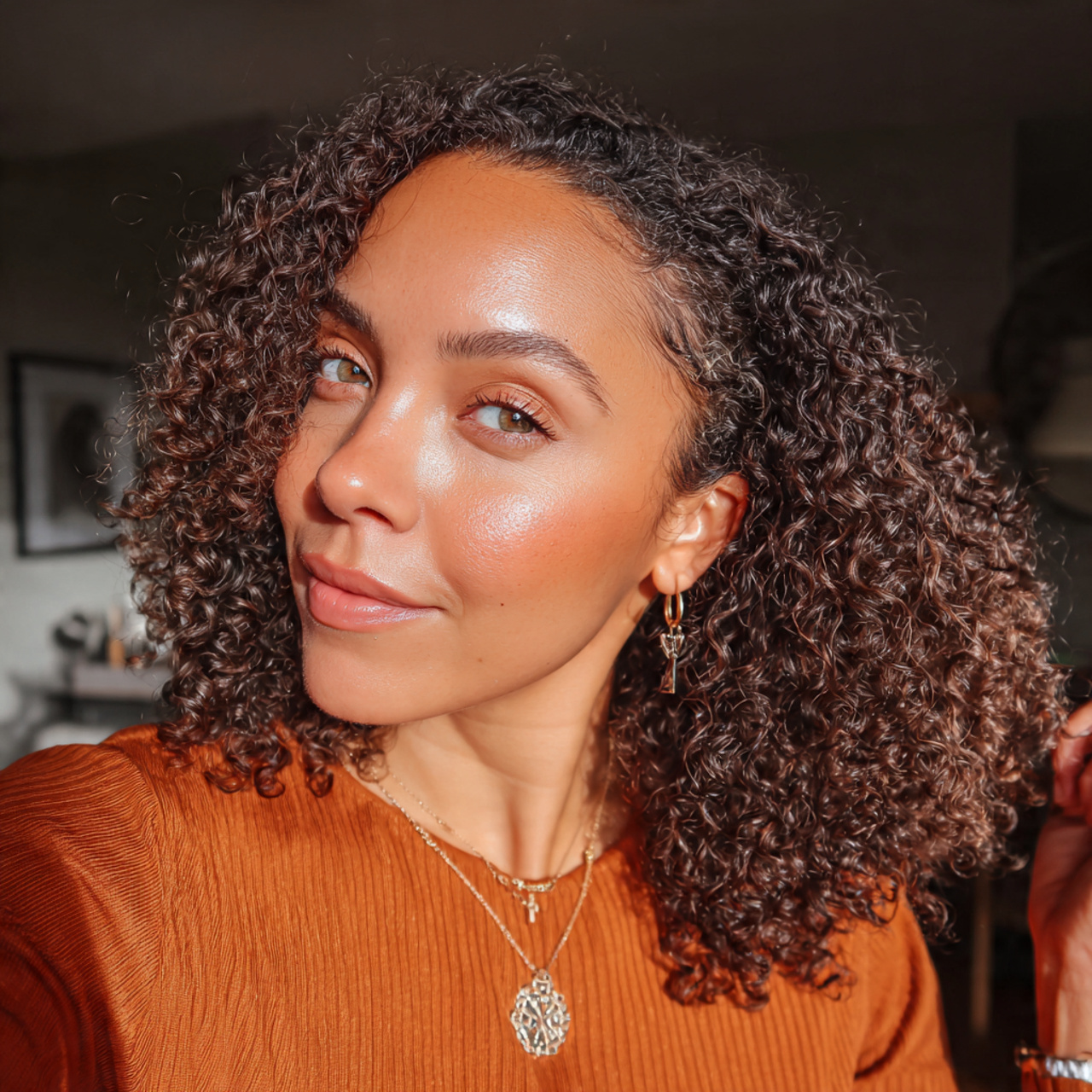 17 Curly Hairstyles Ideas That’ll Instantly Upgrade Your Look (No Bad Hair Days Allowed) 2 The Defined Wash-and-Go Glow