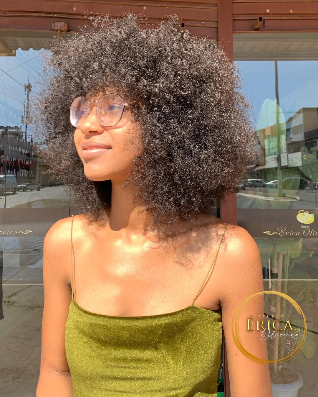 14 Natural Curly Hairstyles That Will Instantly Upgrade Your Vibe (No Heat, No Stress) 14 Afro Picked-Out Volume