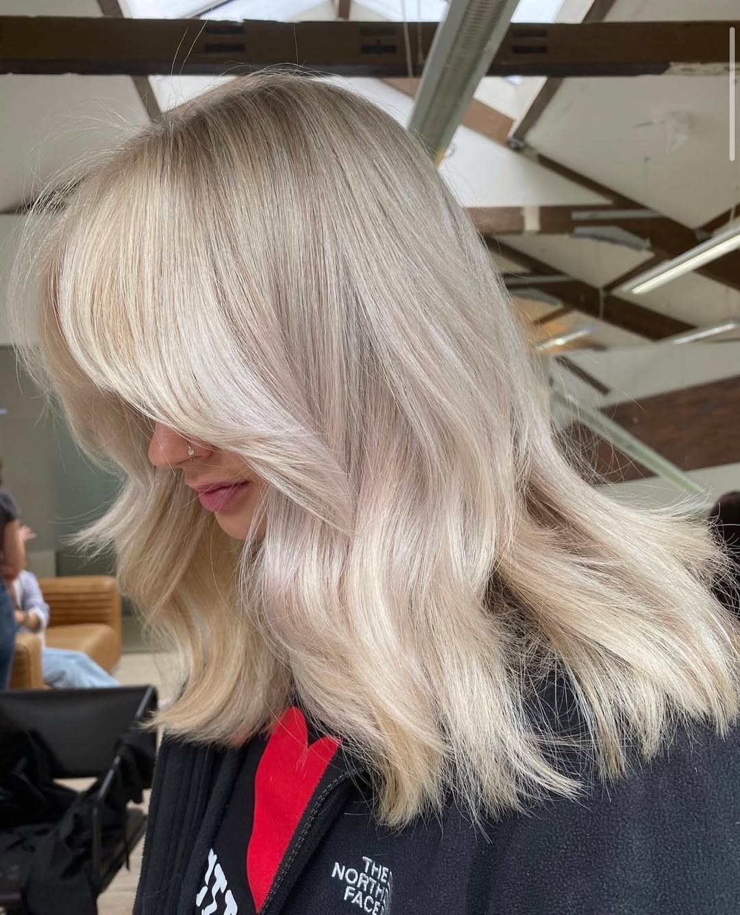 16 Blonde Hairstyle Ideas That Are About to Take Over 2026 6 Champagne Blonde Lob