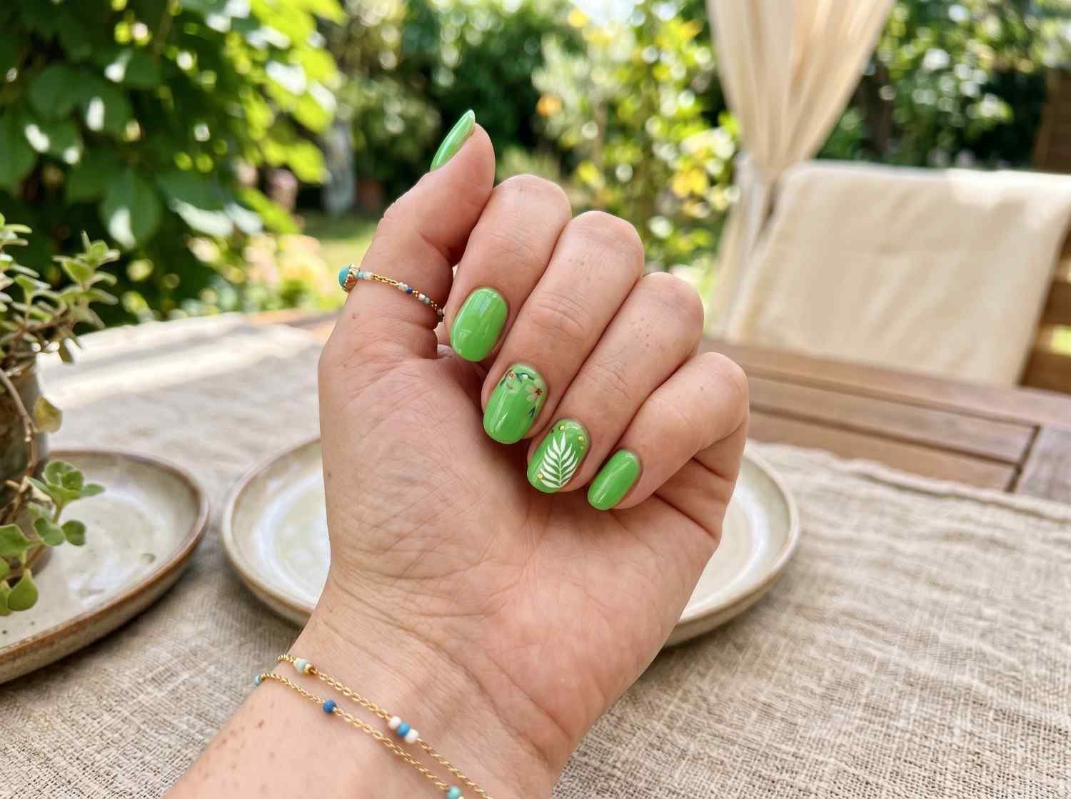 Green Summer Nails