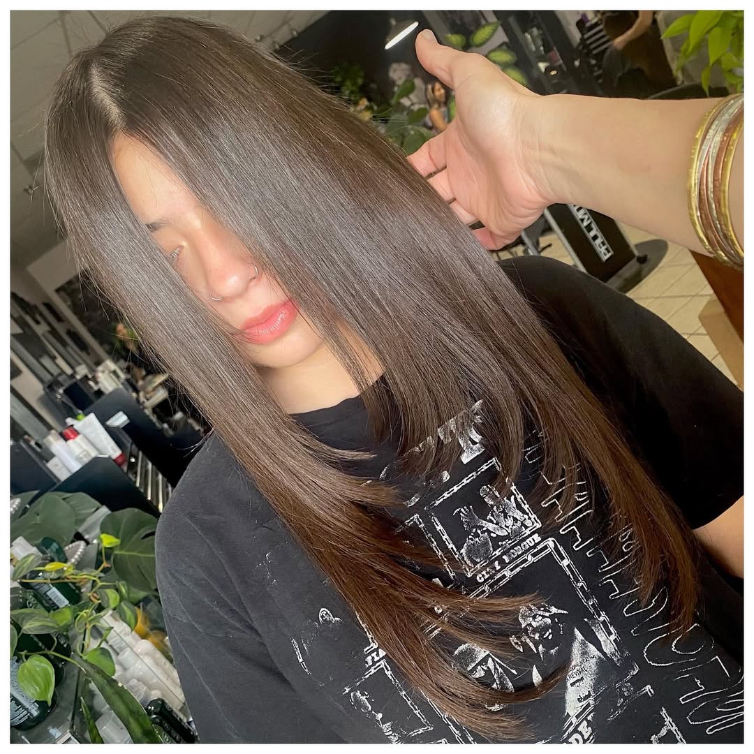 17 Square Face Hairstyles That Instantly Soften Your Look (And Make Styling Way Easier) 7 Long Straight Layers