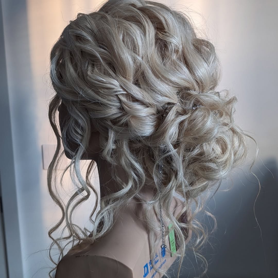 15 Curly Updo Hairstyles That Will Instantly Elevate Your Look (No Salon Required) 16 Loose Romantic Updo