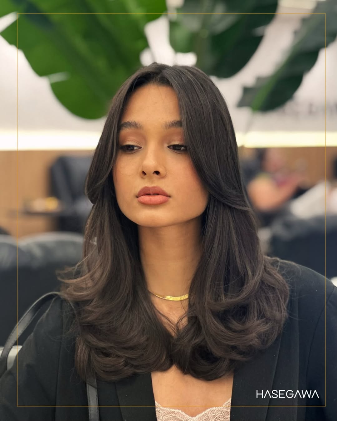 14 Mid Length Hairstyles That Are About to Dominate 2026 (And Honestly? Your Hair Deserves This Upgrade) 6 Mid Length Butterfly Cut