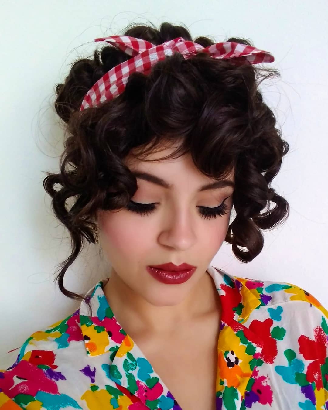 16 Vintage Hairstyle Ideas So Pretty, You’ll Want to Ditch Your Basic Bun Immediately 9 Pin-Up Curls