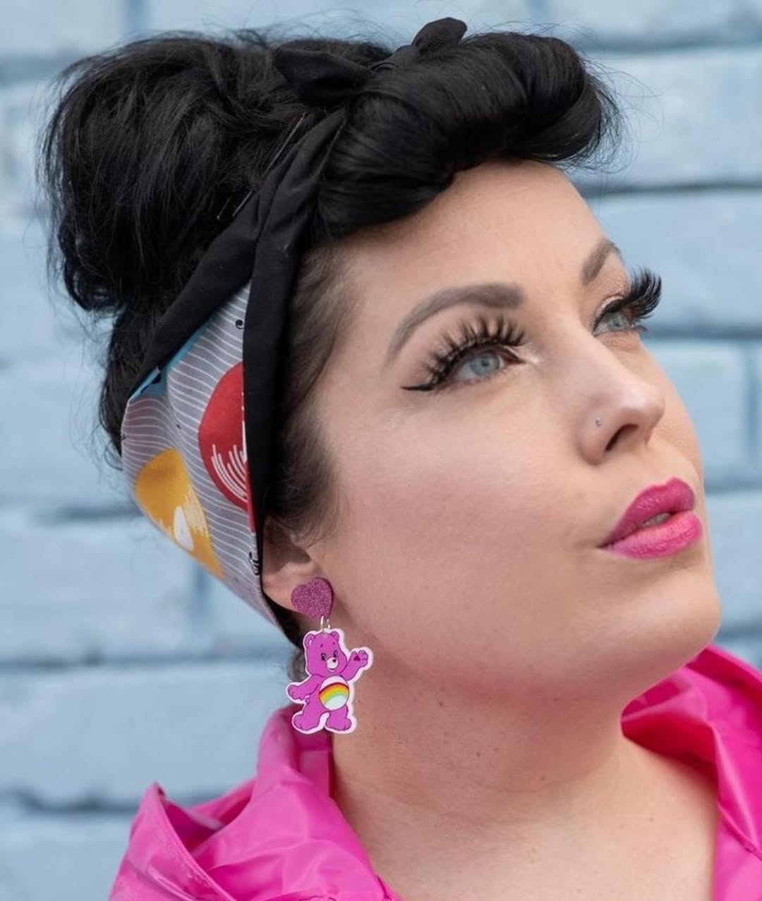 16 Vintage Hairstyle Ideas So Pretty, You’ll Want to Ditch Your Basic Bun Immediately 16 Rockabilly Bandana Hair