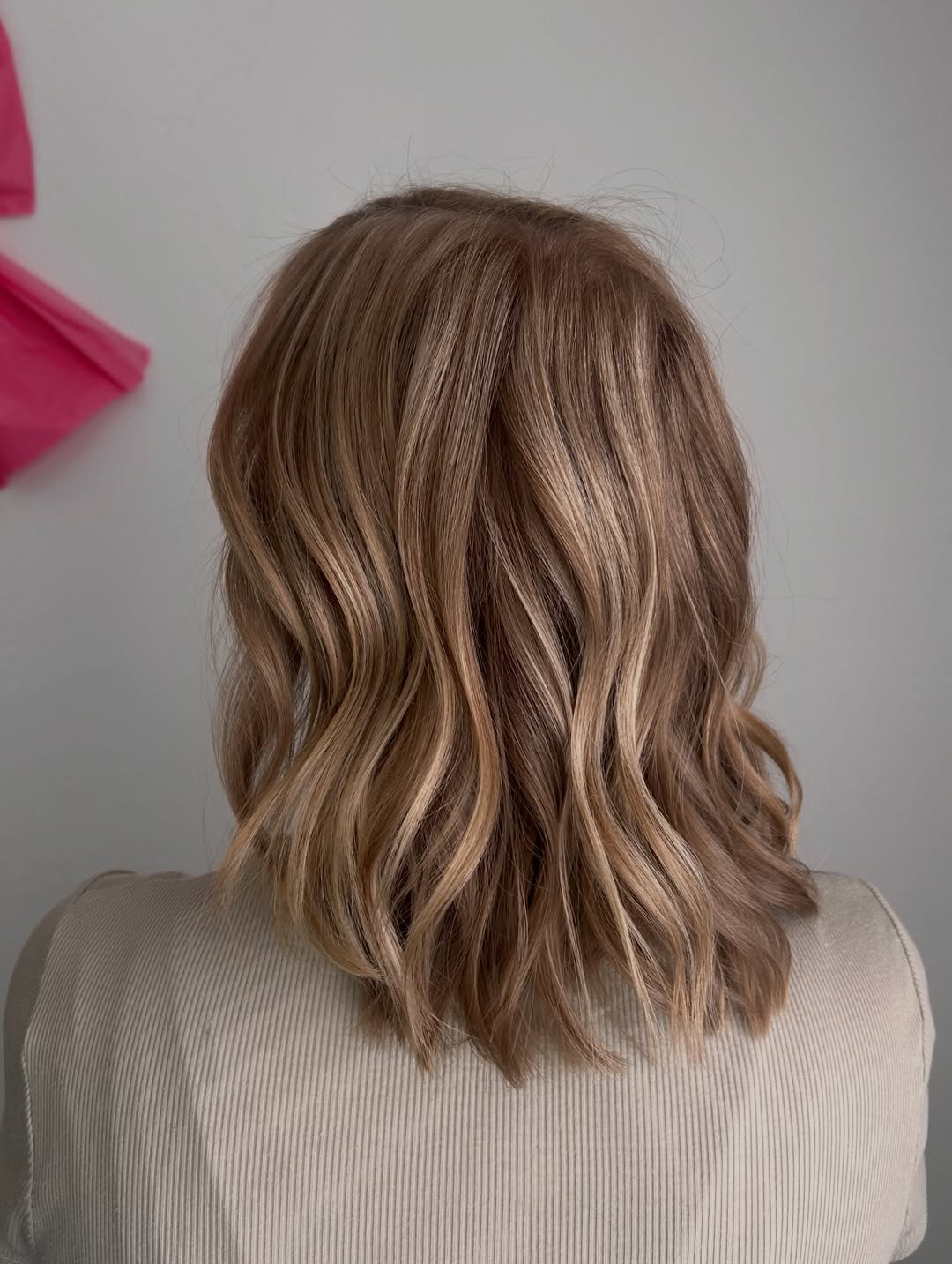 17 Square Face Hairstyles That Instantly Soften Your Look (And Make Styling Way Easier) 10 Shoulder-Length Waves
