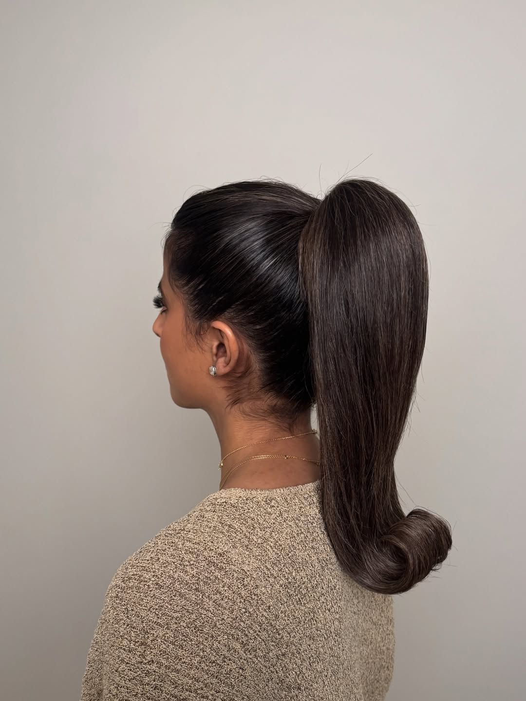 16 Vintage Hairstyle Ideas So Pretty, You’ll Want to Ditch Your Basic Bun Immediately 3 The Retro High Ponytail