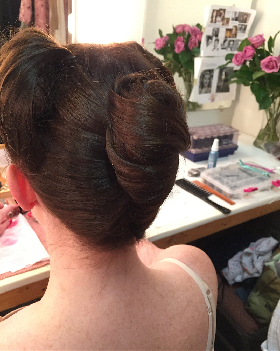 16 Vintage Hairstyle Ideas So Pretty, You’ll Want to Ditch Your Basic Bun Immediately 6 The Vintage French Twist