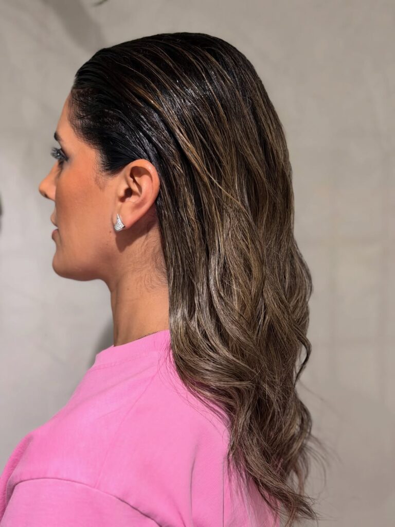 18 Short Hair Blowout Ideas That Make You Look Instantly Expensive 17 Wet Look Blowout Finish
