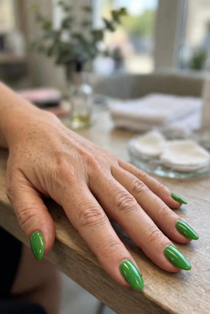 16 Green Summer Nails That Will Make Everyone Stare 13 s11 kiwi pop