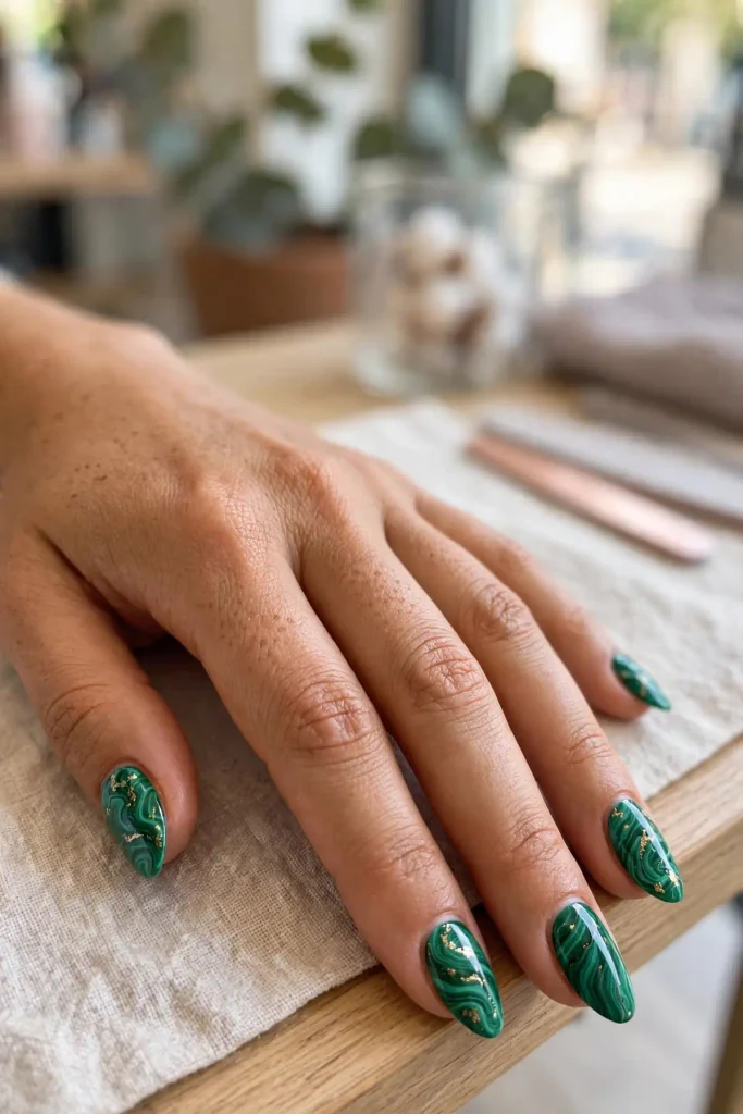16 Green Summer Nails That Will Make Everyone Stare 18 s16 malachite swirls