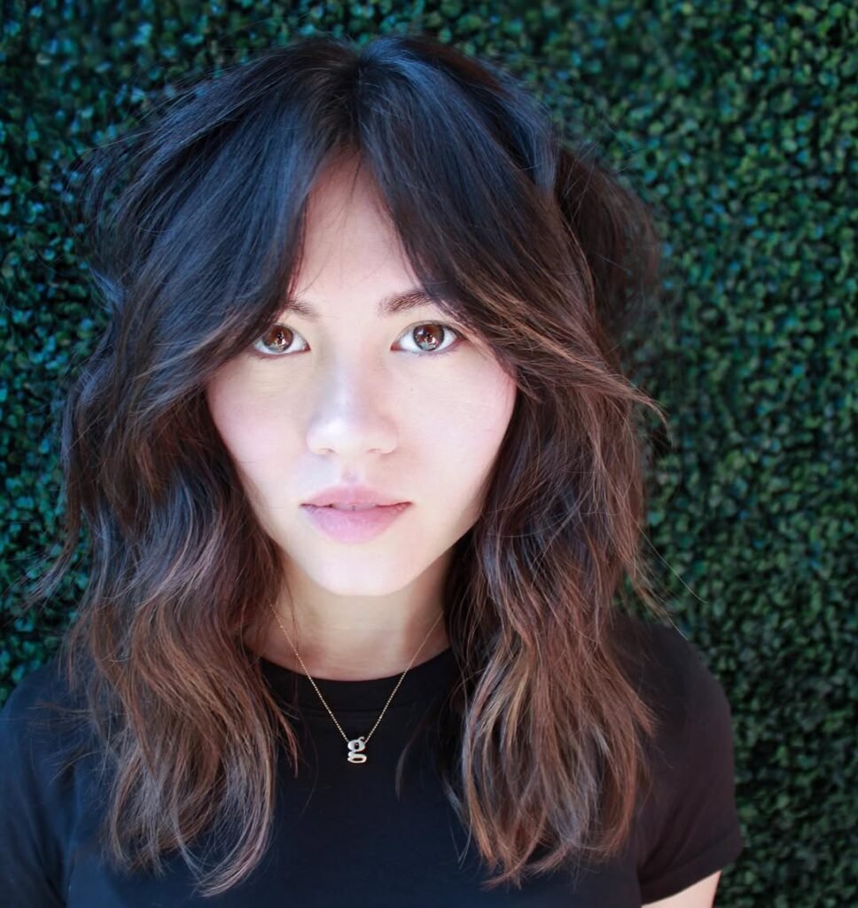 16 Retro Hairstyle Ideas That Are Giving Main-Character Energy in 2026 8 70s Curtain Bangs