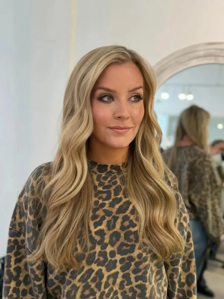 16 Vacation Hairstyles That'll Make You Look Effortlessly Gorgeous (Even After a 10-Hour Flight) 2 Beachy Waves