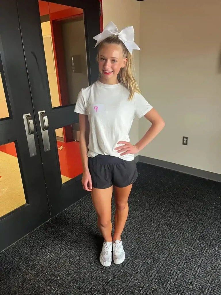 15 Cheer Hairstyle Ideas That’ll Make You Look Game-Day Ready in Seconds 2 Classic High Cheer Ponytail