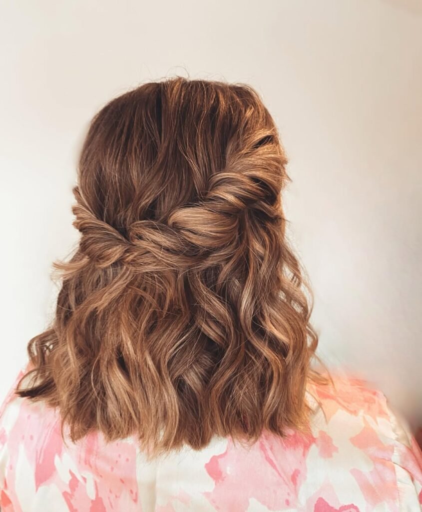 17 Wedding Hairstyles for Short Hair That Look Crazy Elegant Without Trying Too Hard 6 Half Up Twisted Bob 1