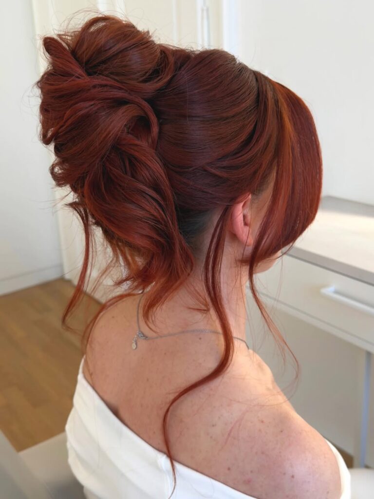 17 Wedding Hairstyles for Short Hair That Look Crazy Elegant Without Trying Too Hard 8 Messy French Twist