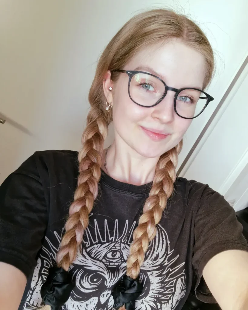 15 Rave Hairstyle Ideas That’ll Have You Looking Like the Main Character All Night 3 Neon Braided Pigtails
