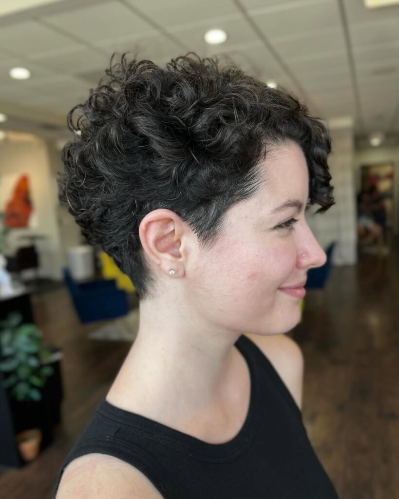 17 Wedding Hairstyles for Short Hair That Look Crazy Elegant Without Trying Too Hard 5 Romantic Curly Pixie 1