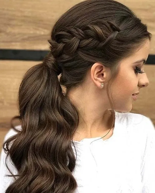 16 Relaxed Hairstyle Ideas That'll Make You Look Effortlessly Stunning (No Salon Required) 10 Side Swept Low Ponytail