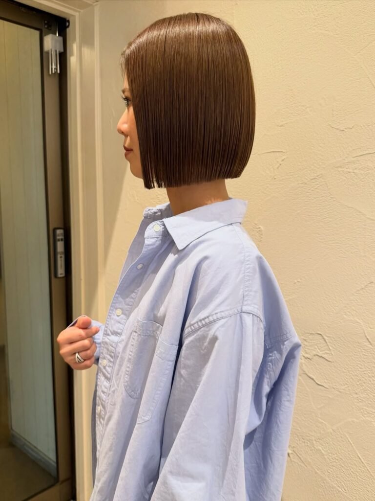 17 Prom Hairstyles for Short Hair That Are Seriously Main-Character Energy 2 Sleek Glass Bob