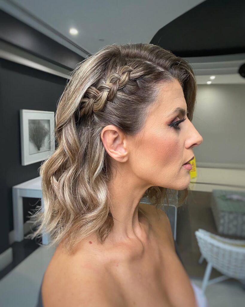 17 Wedding Hairstyles for Short Hair That Look Crazy Elegant Without Trying Too Hard 3 Textured Low Bun