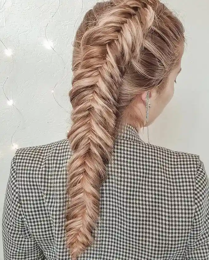 16 Gymnastics Hairstyles That'll Have You Flipping With Confidence (Literally) 6 The Fishtail Braid 1