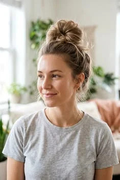 15 Lazy Hairstyle Ideas That Make You Look Put-Together in Under 10 Minutes 10 The Lazy Top Knot