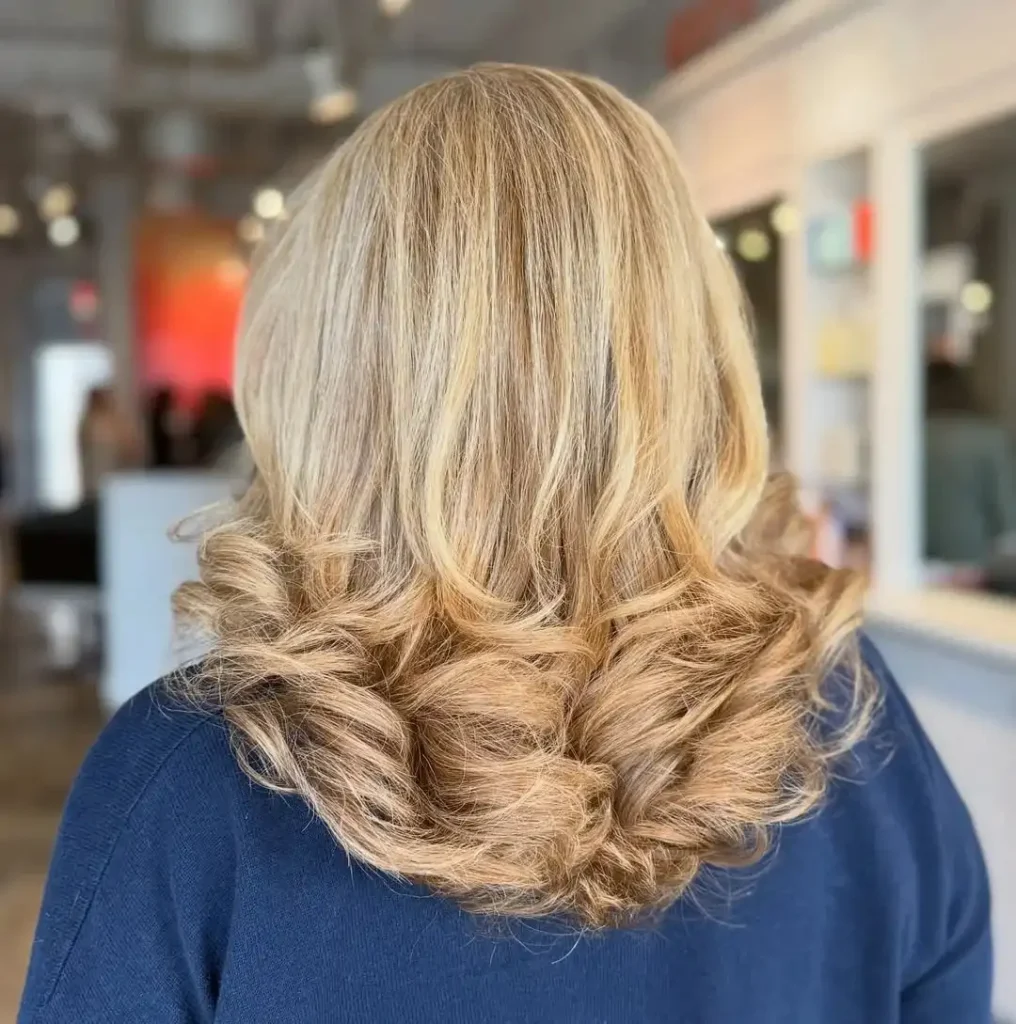 16 Relaxed Hairstyle Ideas That'll Make You Look Effortlessly Stunning (No Salon Required) 8 The Lived In Blowout