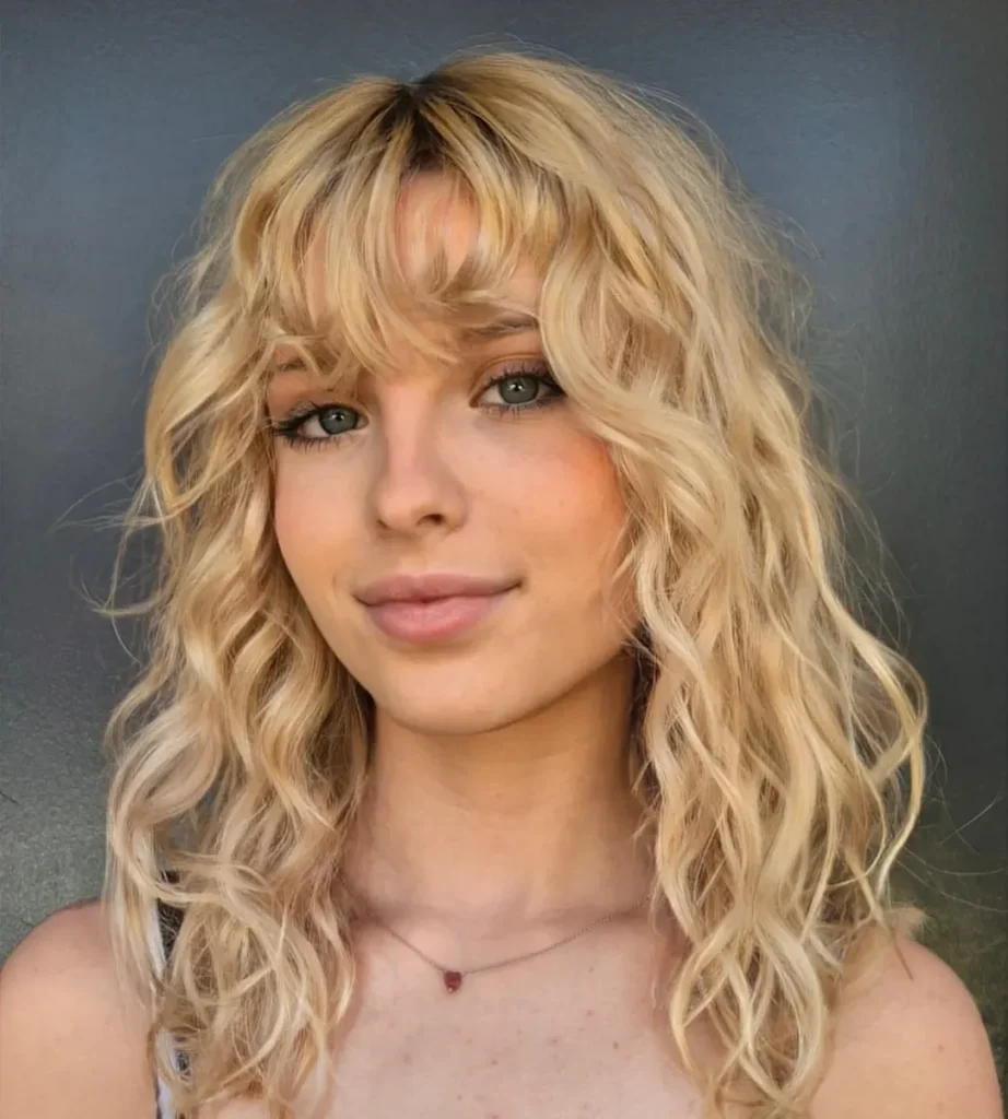 17 Wedding Hairstyles for Short Hair That Look Crazy Elegant Without Trying Too Hard 13 Tousled Beach Waves