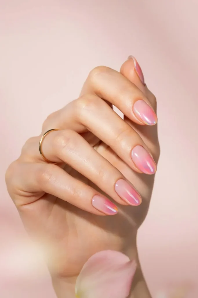 18 Pink Chrome Nail Ideas That Are So Good, You’ll Stare At Your Hands All Day 5 Ombre Pink Chrome Transition