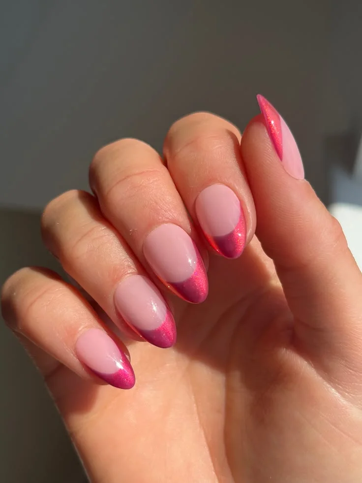 18 Pink Chrome Nail Ideas That Are So Good, You’ll Stare At Your Hands All Day 6 Pink Chrome French Tips