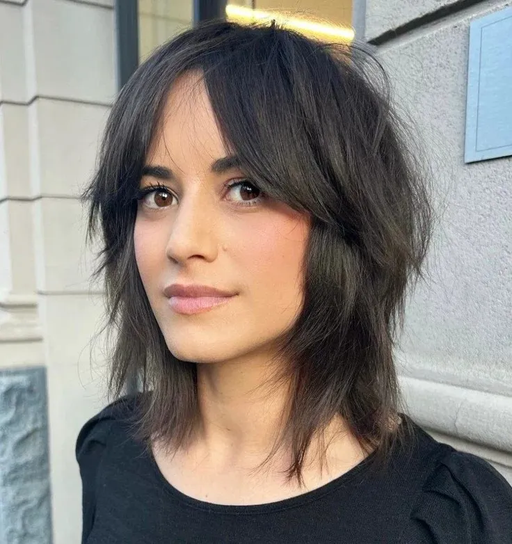16 Short Grunge Hair Ideas That Are Giving Cool-Girl Energy in 2026 5 Short Shag With Curtain Bangs