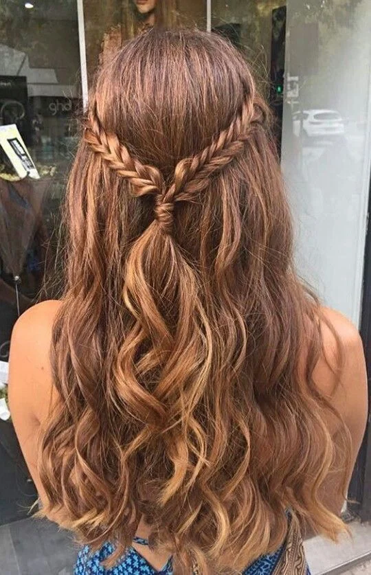 16 Cute Hairstyles for School That Look Adorable Even at 7 A.M. 12 The Half Up Braided Crown