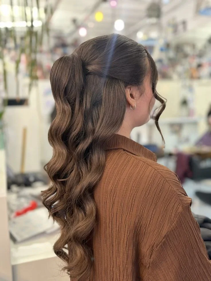 16 Cute Hairstyles for School That Look Adorable Even at 7 A.M. 14 The Twisted Half Up Ponytai