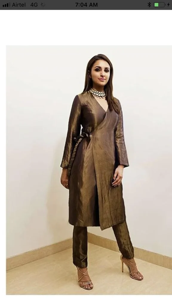 From Caramel to Chocolate: 16 Brown Fall Outfits That Look So Chic 14 Bronze Tunic With Chocolate Cigarette Pants